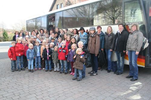 kfd Mütter fahren mit Kindern zum Legoland